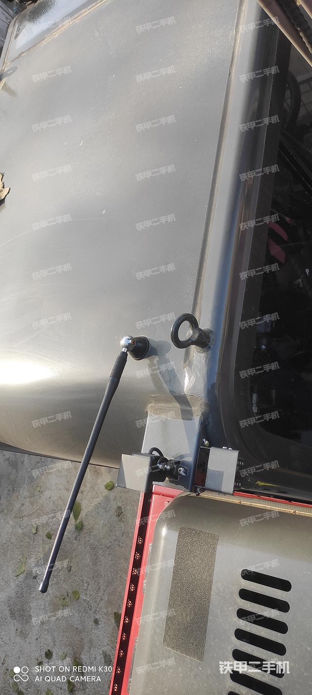 驾驶室顶部（整机外观）