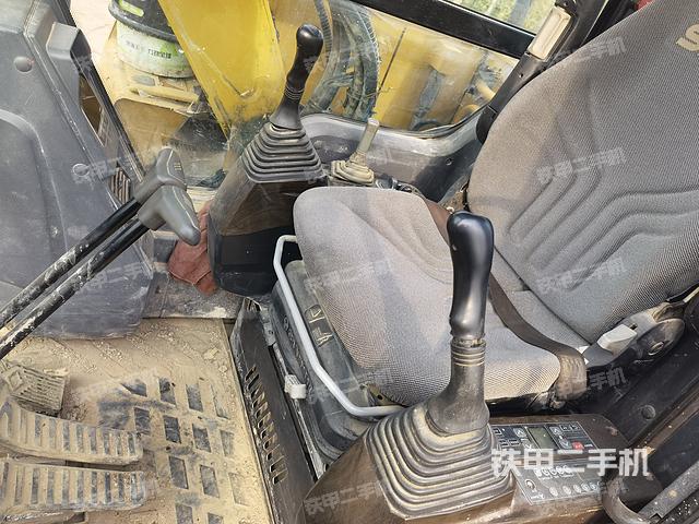 駕駛室整體（整機(jī)外觀）