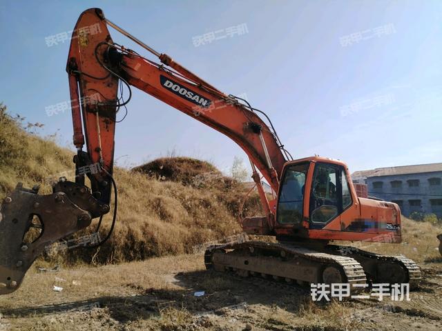 斗山DH225LC-7挖掘机