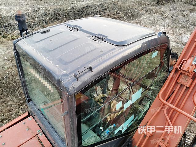 駕駛室頂部（整機(jī)外觀）