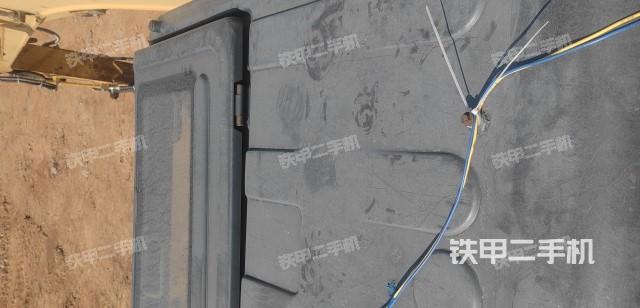 驾驶室顶部（整机外观）