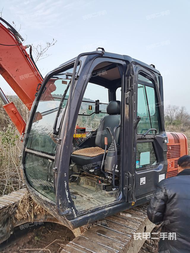 駕駛室整體（整機(jī)外觀）