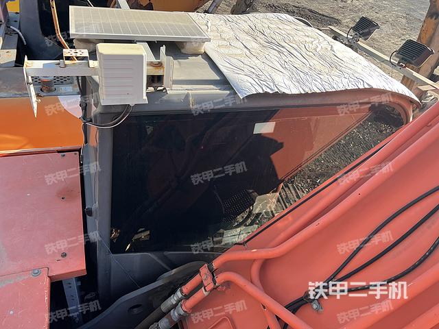 驾驶室顶部（整机外观）