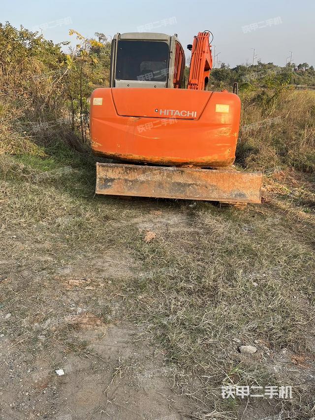 驾驶室顶部（整机外观）