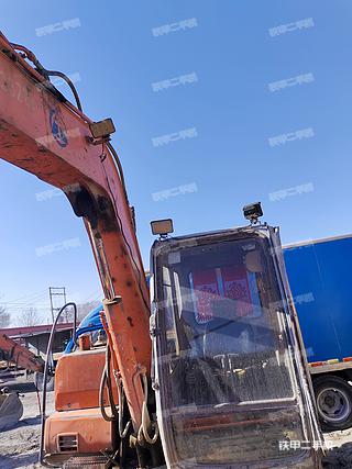 天津日立EX60-5挖掘机实拍图片
