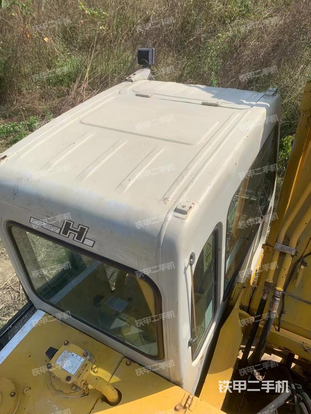 驾驶室顶部（整机外观）