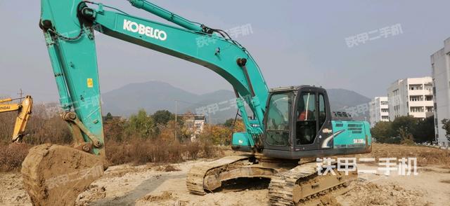 神钢SK260LC-8挖掘机