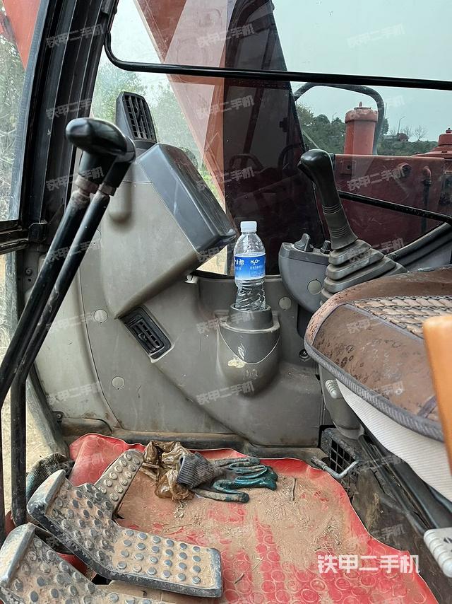 驾驶室整体（整机外观）