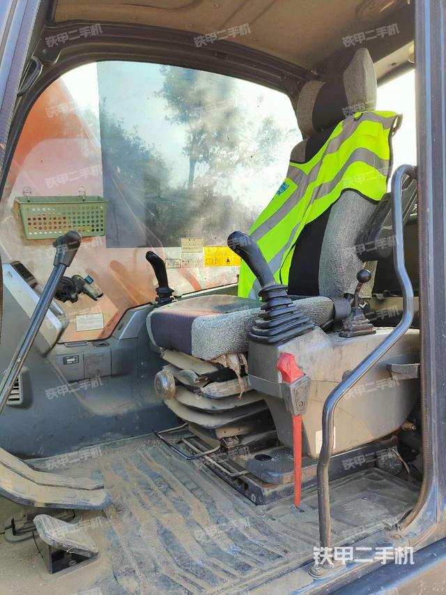 驾驶室整体（整机外观）