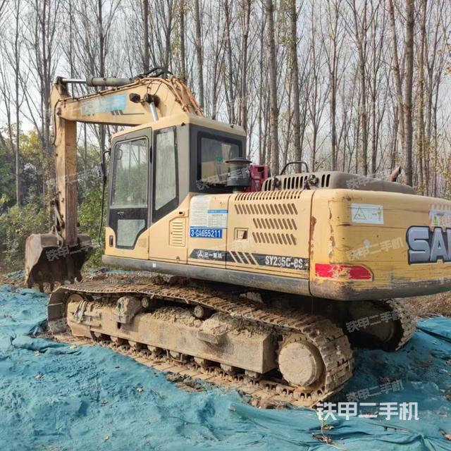 三一重工SY215C挖掘機