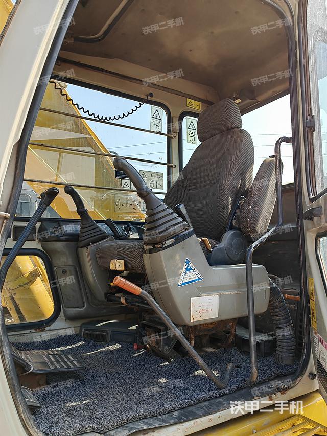 驾驶室整体（整机外观）