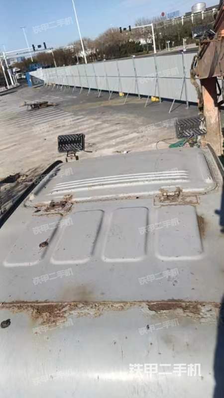 驾驶室顶部（整机外观）