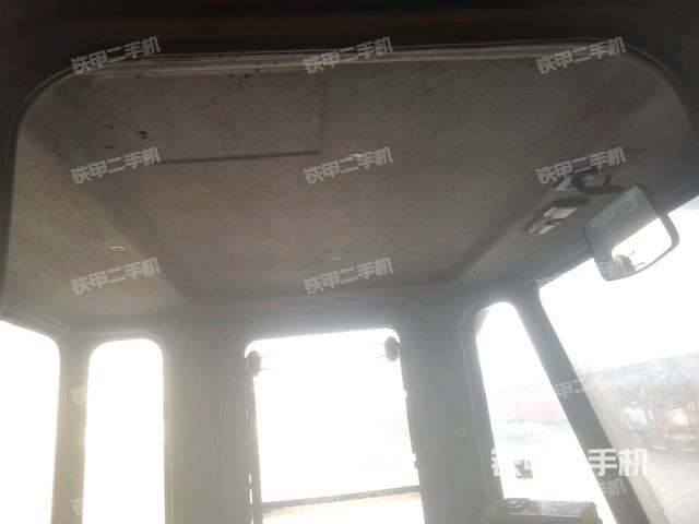 駕駛室內(nèi)部（駕駛室部分）