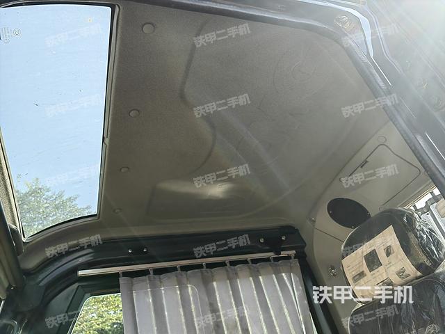 驾驶室顶部（整机外观）