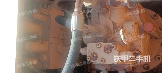 回转马达和主控阀（整机外观）