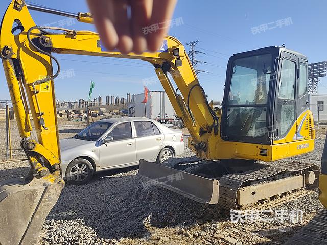 龍工CDM6060挖掘機