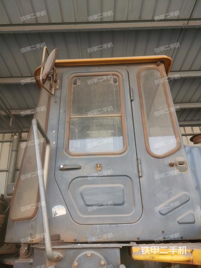 駕駛室正側(cè)（駕駛室部分）