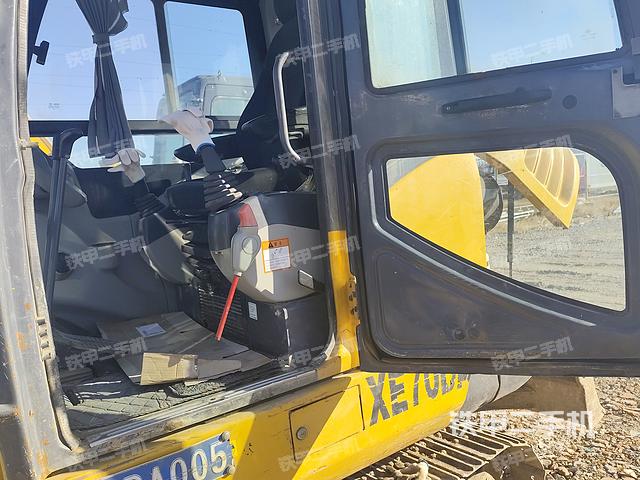 駕駛室整體（整機(jī)外觀）