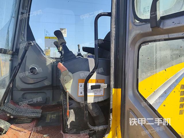 驾驶室整体（整机外观）