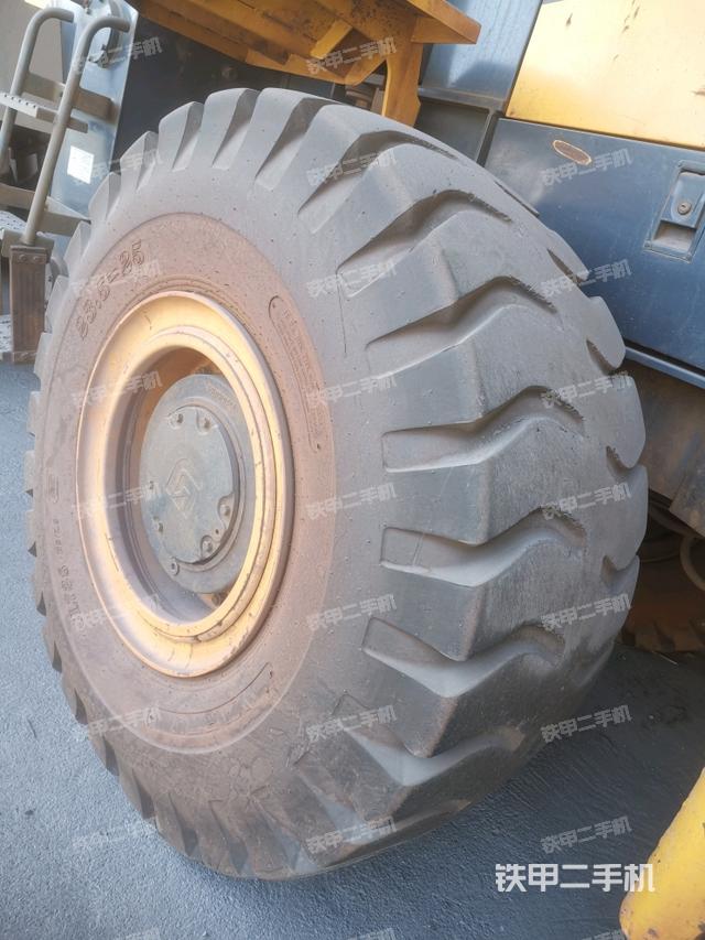 右前輪（行走機(jī)構(gòu)）