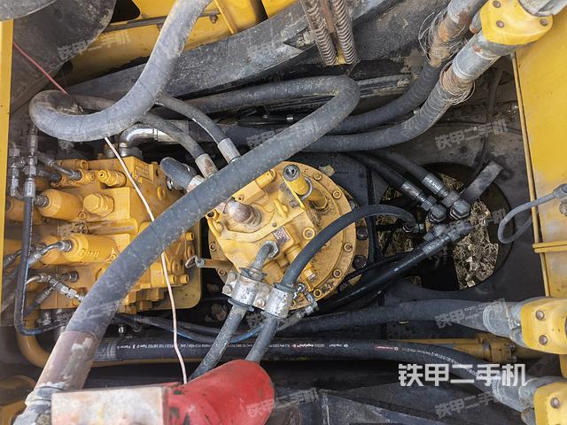 回轉(zhuǎn)馬達和主控閥（整機外觀）