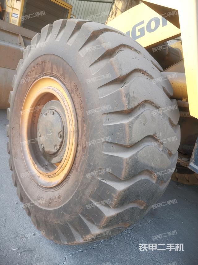 右后輪（行走機(jī)構(gòu)）