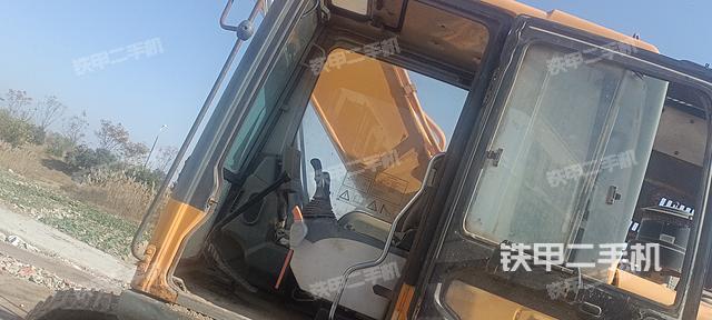 驾驶室整体（整机外观）