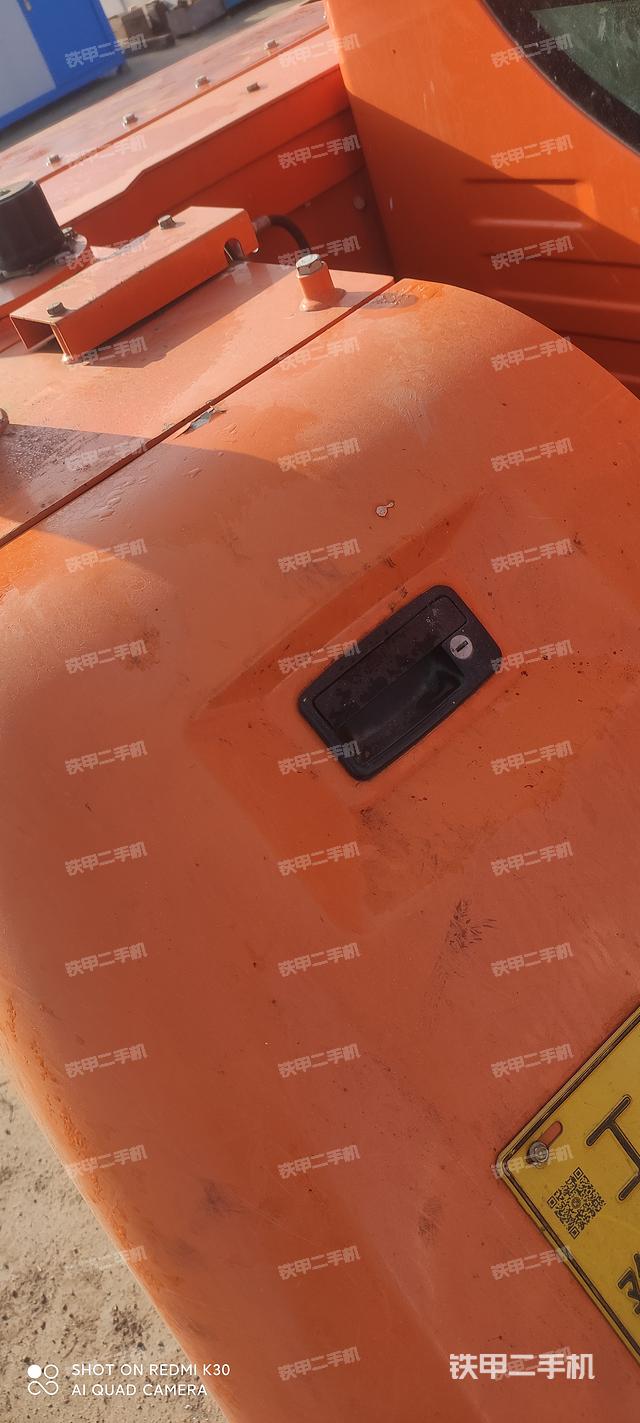 驾驶室顶部（整机外观）