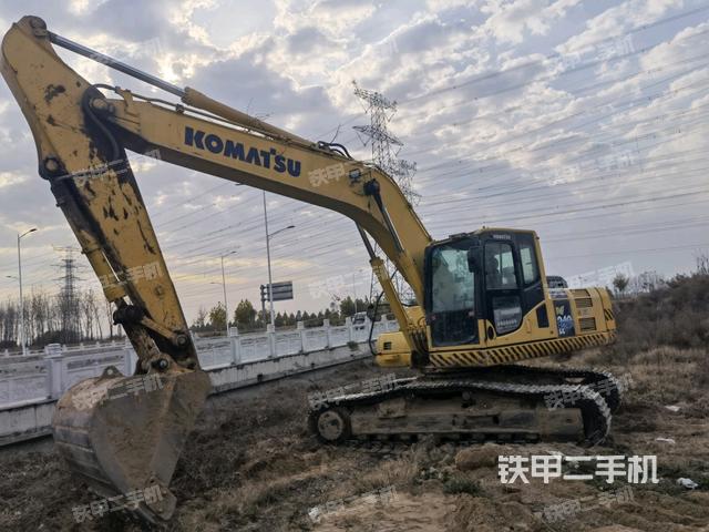 小松PC220-8M0挖掘机