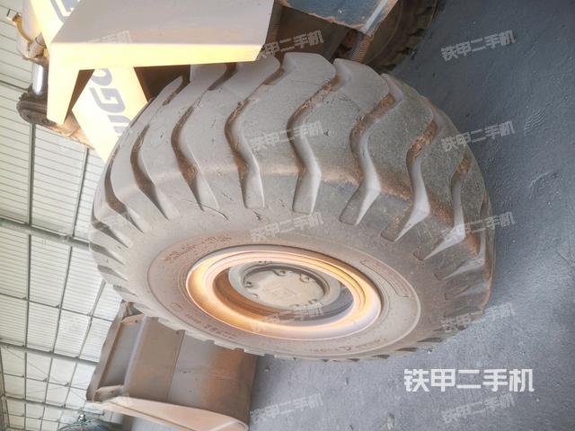 右后輪（行走機(jī)構(gòu)）