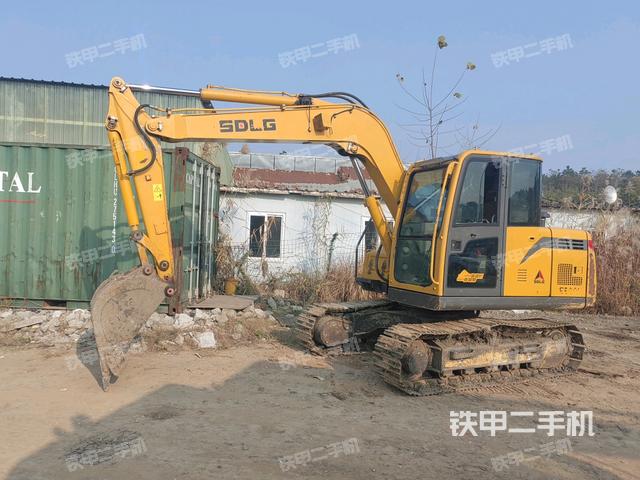 山东临工E680F挖掘机