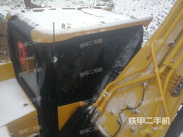 驾驶室顶部（整机外观）