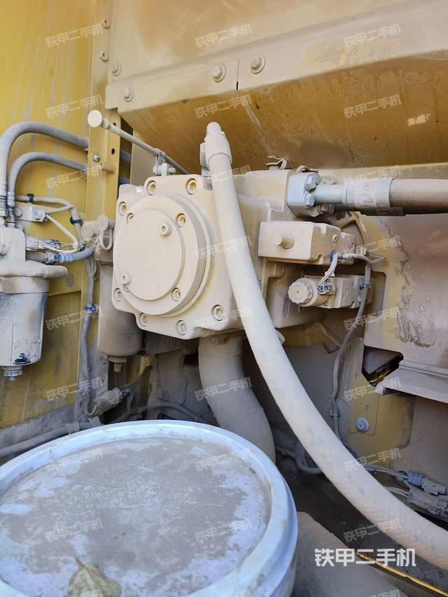 液壓泵艙室正面整體（整機(jī)外觀）