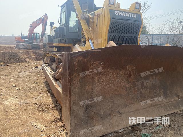 整机右侧（设备外观及核心部件）