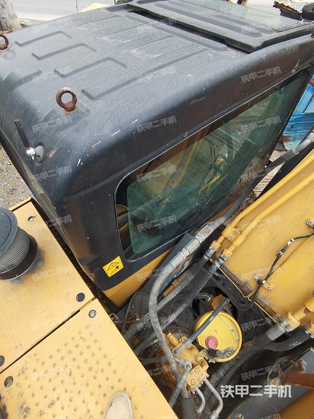 驾驶室顶部（整机外观）