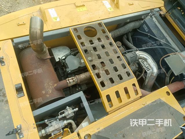 发动机室(上车部件) 发动机室(上车部件)