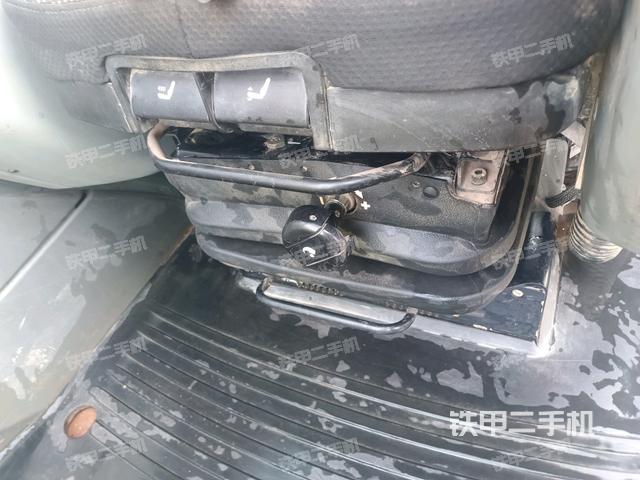 驾驶室左后45度(驾驶室部分) 驾驶室左后45度(驾驶室部分)