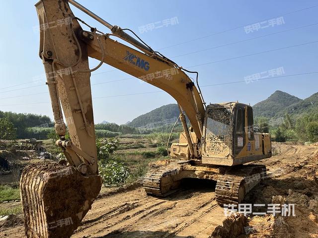 徐工XE215C挖掘机