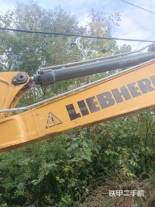 大臂整体 右侧(工作和回转装置) 大臂整体 右侧(工作和回转装置)