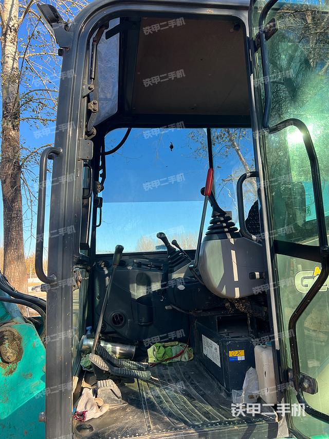 驾驶室整体（整机外观）