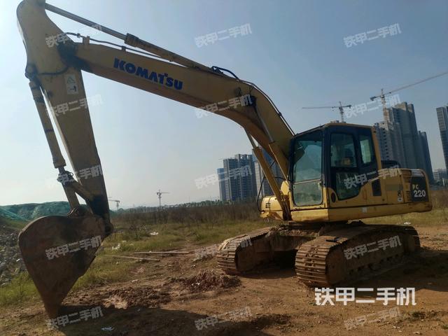 小松PC200-8挖掘机