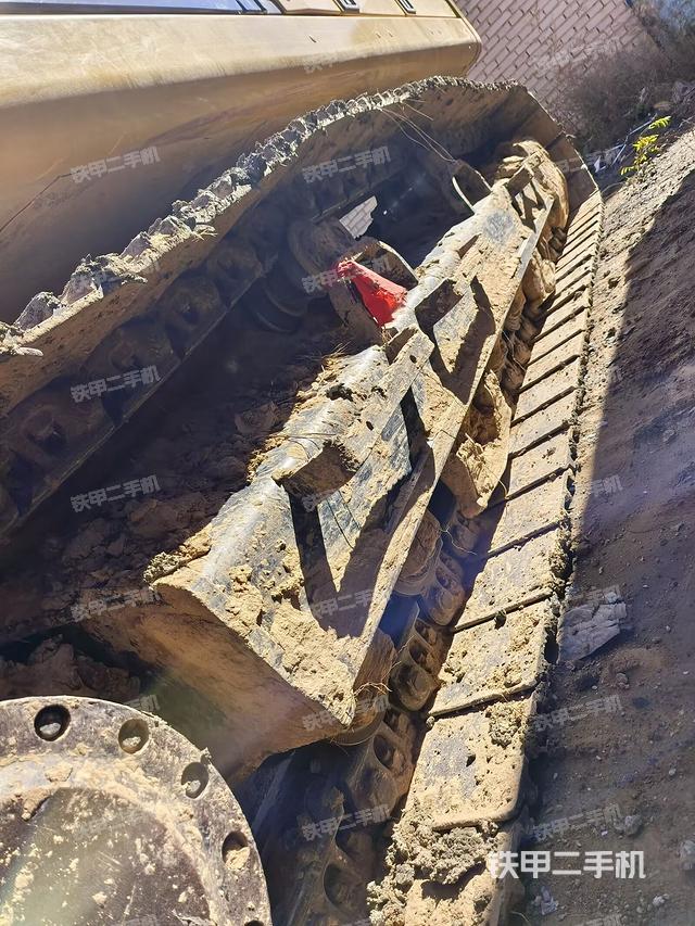 單側(cè)履帶整體（整機(jī)外觀）