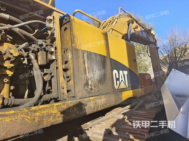 驾驶室顶部（整机外观）