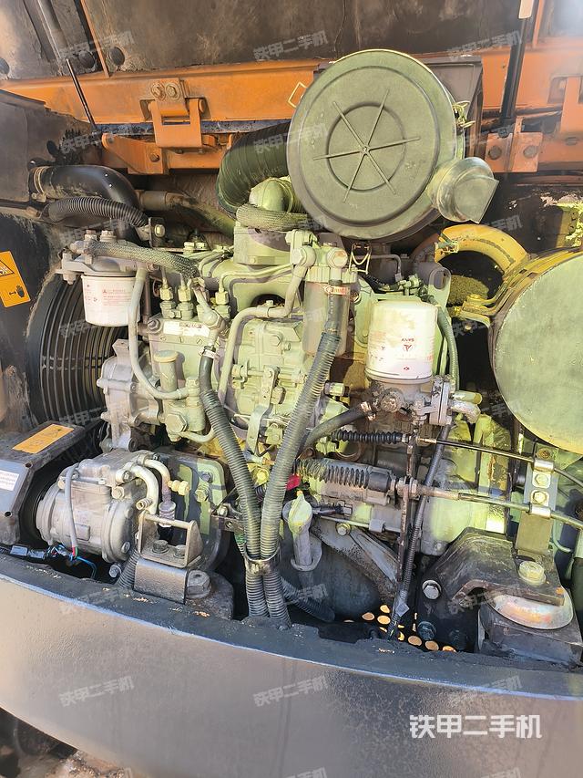 回转马达和主控阀（整机外观）