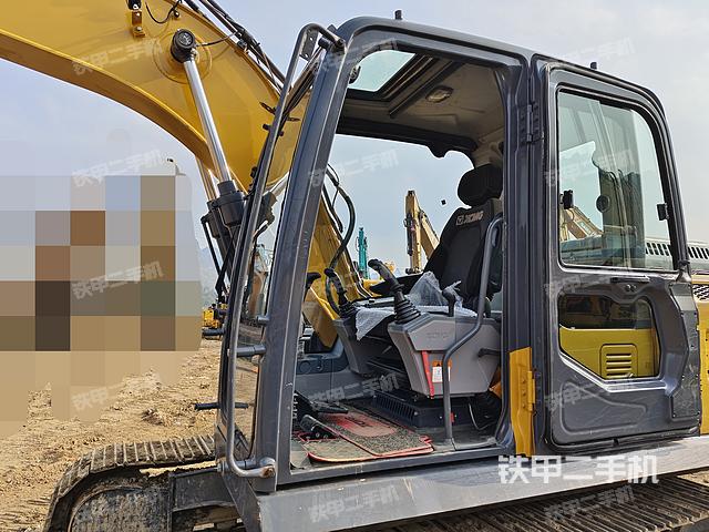 驾驶室整体（整机外观）