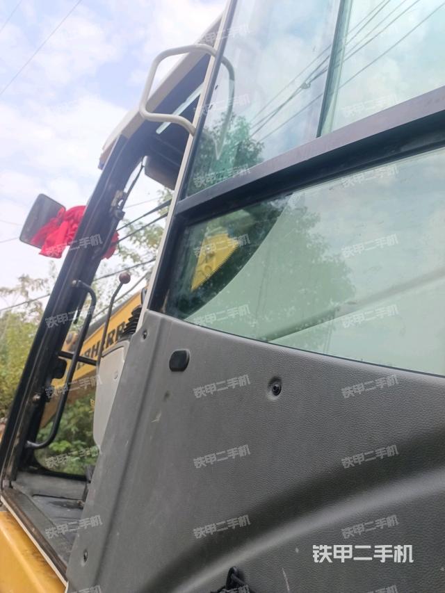 后窗玻璃角标（驾驶室部分）