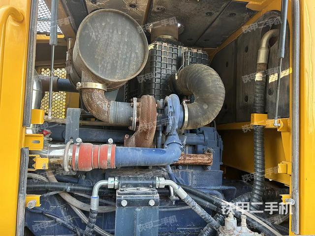 发动机右侧（整机外观及大件）