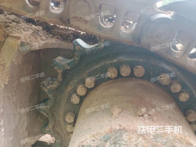 右侧行走马达盖板(行走机构) 右侧行走马达盖板(行走机构)