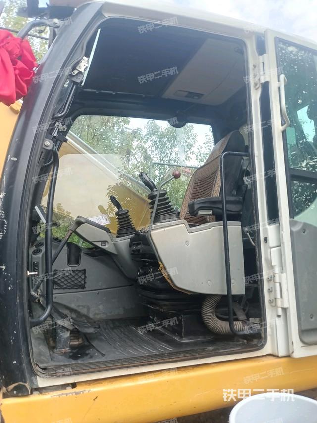 右侧玻璃角标（驾驶室部分）