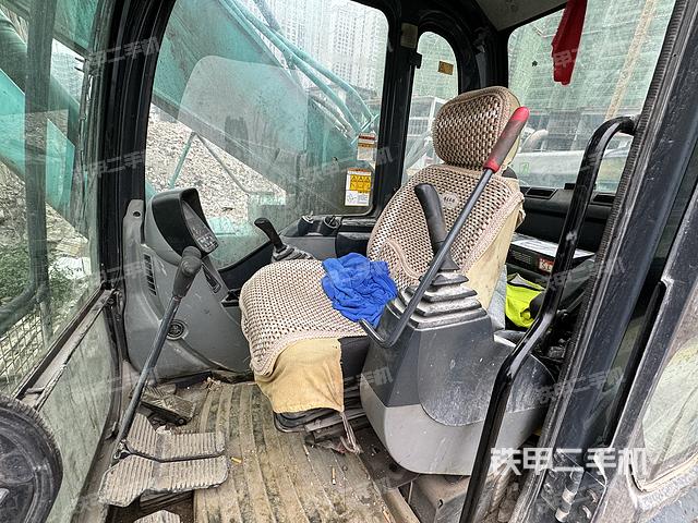 驾驶室整体（整机外观）